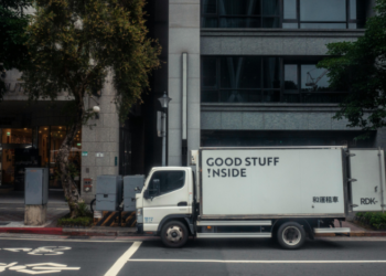 how to transport a jacuzzi