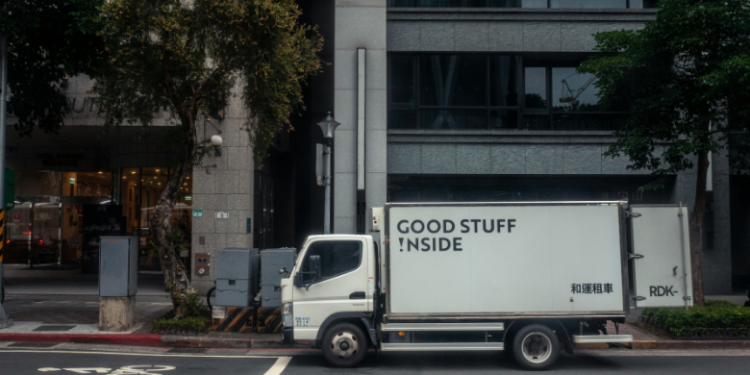 how to transport a jacuzzi